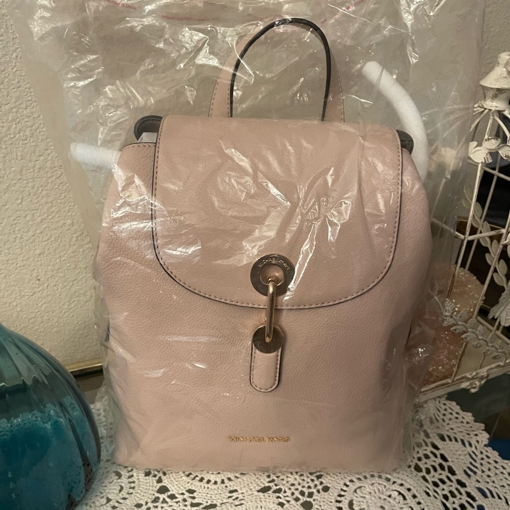 Michael Kors Blush Pink Leather Backpack NWOT - Picture 2 of 16